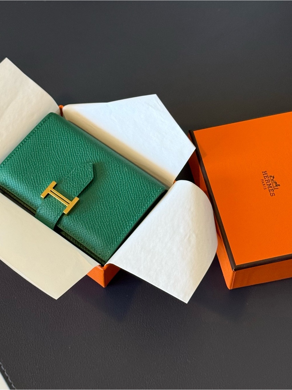 Authentic Hermès Bearn card holder in vert vertigo